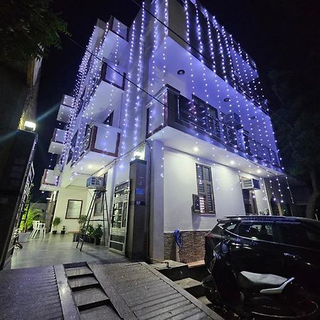 Shri Krishna Divine Dham Hotel Mathura Eksteriør billede