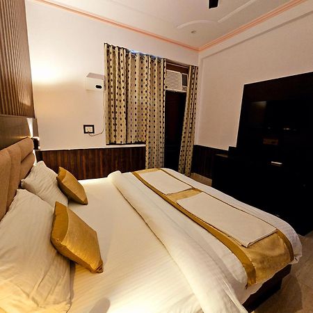 Shri Krishna Divine Dham Hotel Mathura Eksteriør billede