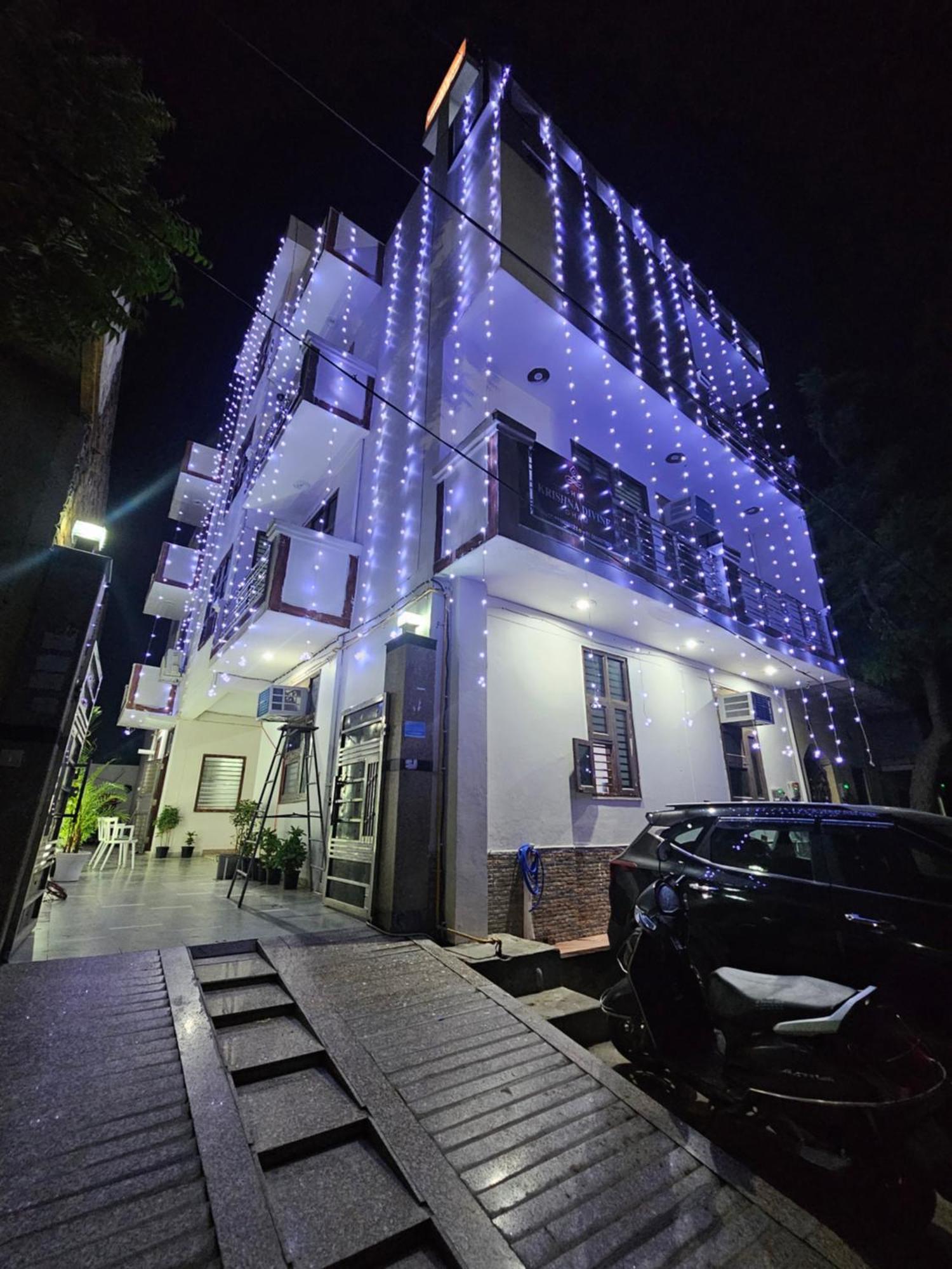 Shri Krishna Divine Dham Hotel Mathura Eksteriør billede