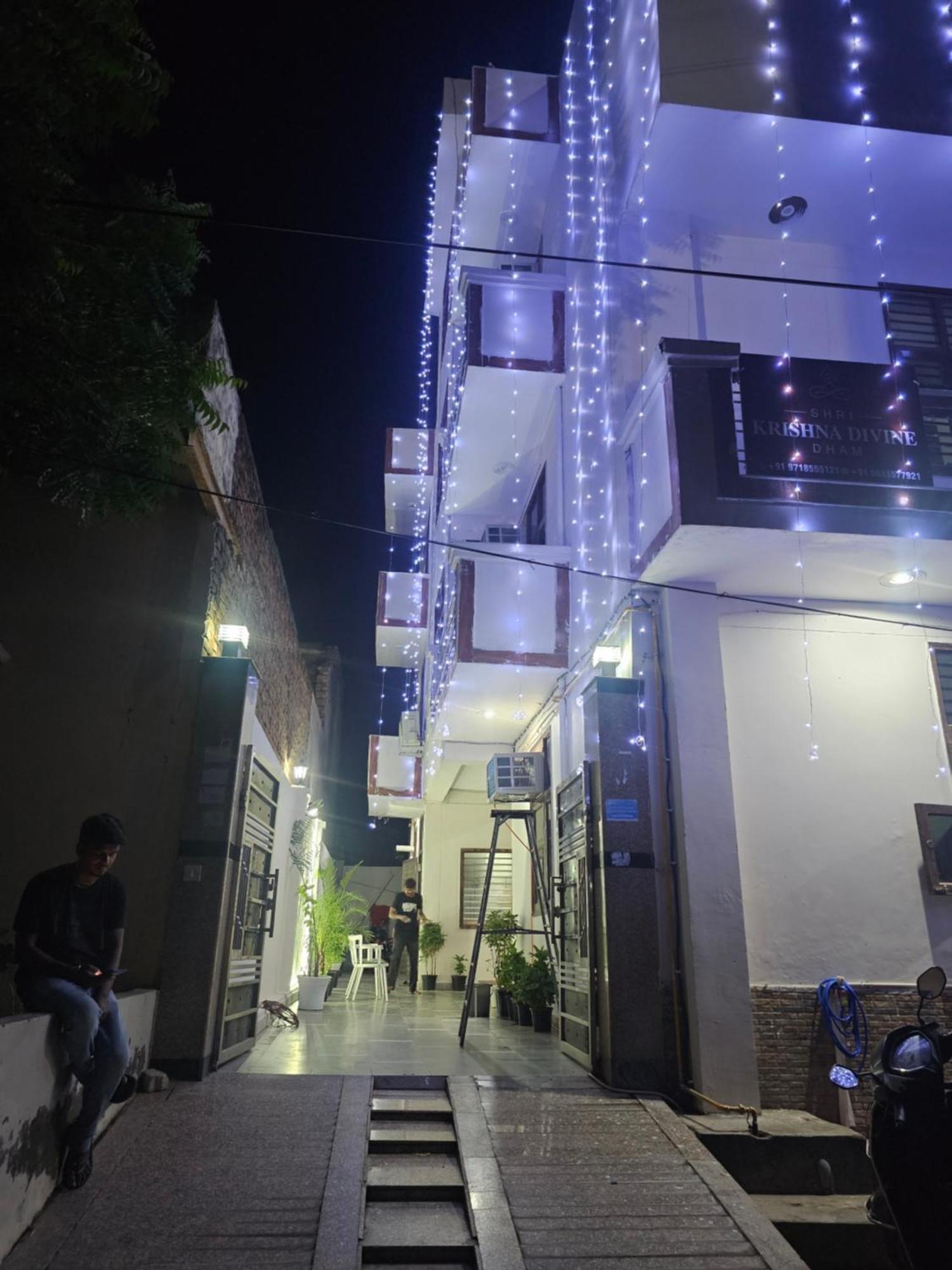 Shri Krishna Divine Dham Hotel Mathura Eksteriør billede